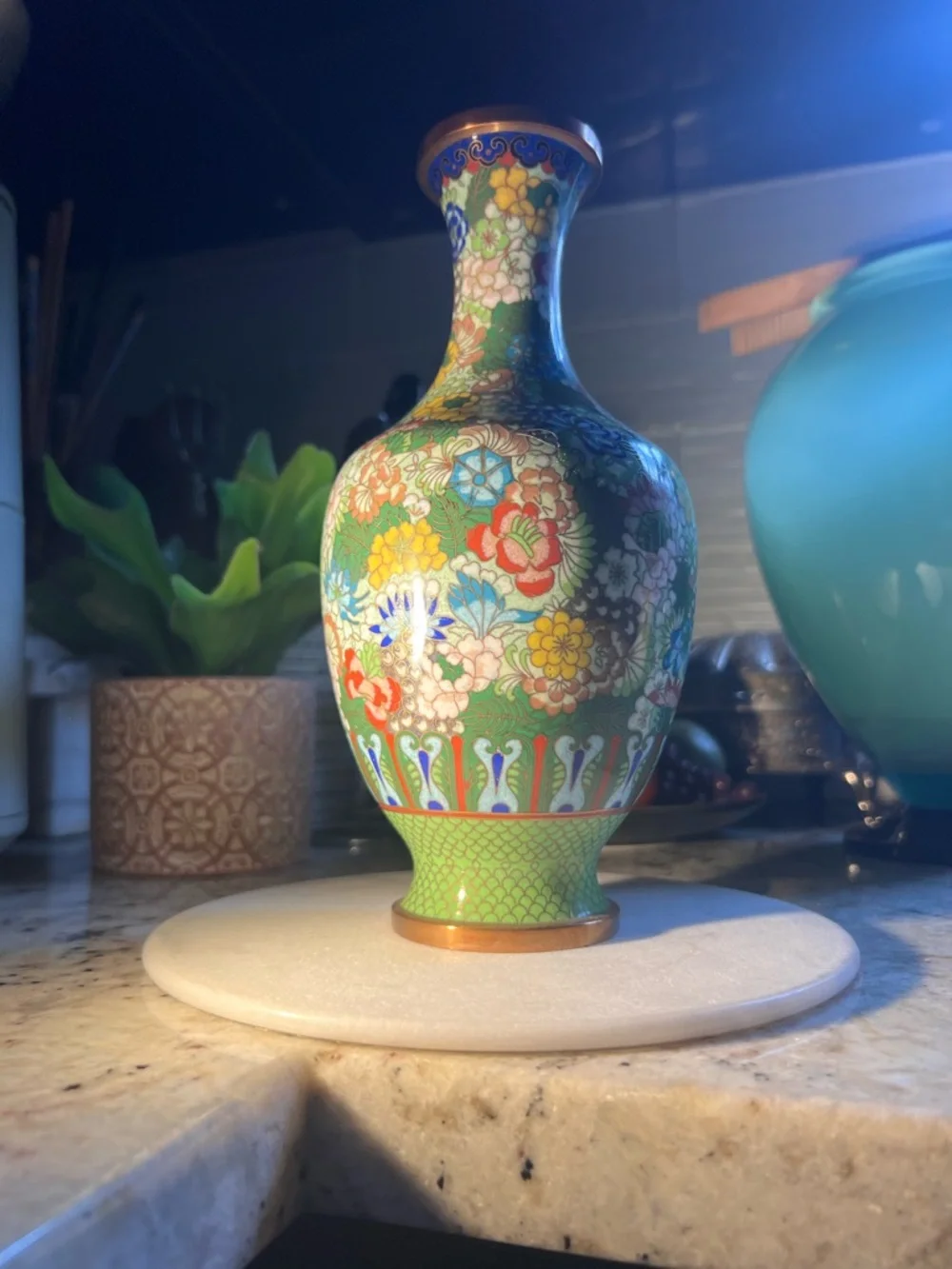 Vintage Green Floral Cloisonne Vase, Price reflects it is like new - Picture 2 of 12